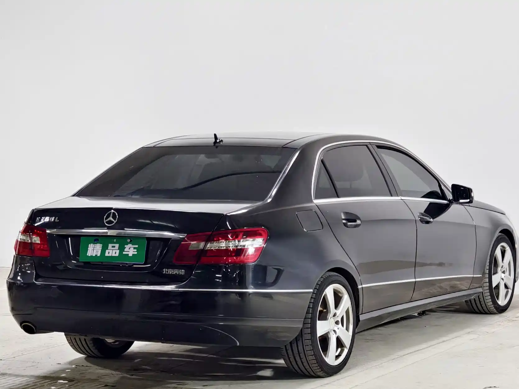 صورة 4 - Mercedes-Benz E-Class