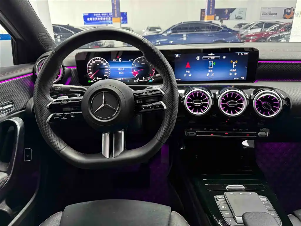 Mercedes-Benz A-Class 2024 A 200 L Fashion Edition фото 17