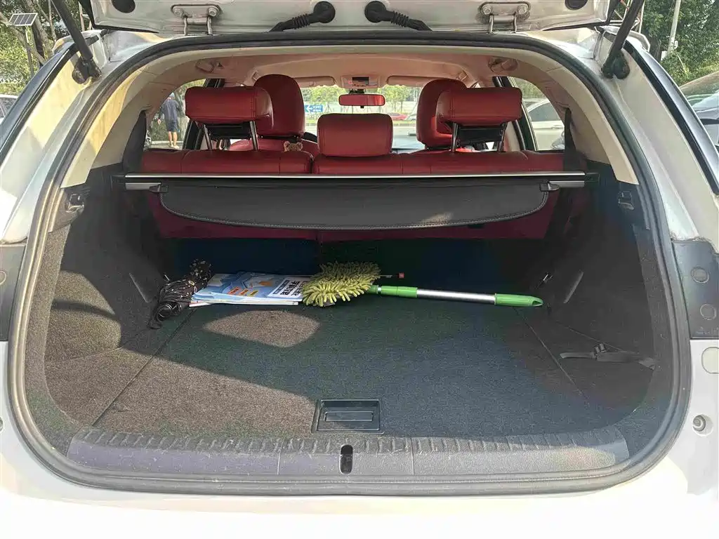 Фото 13 - Lexus CT