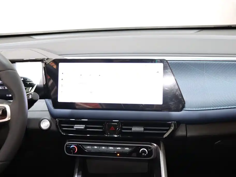 GAC Trumpchi Trumpchi GS3 2023 Shadow Speed 270T Smart Power Edition фото 14