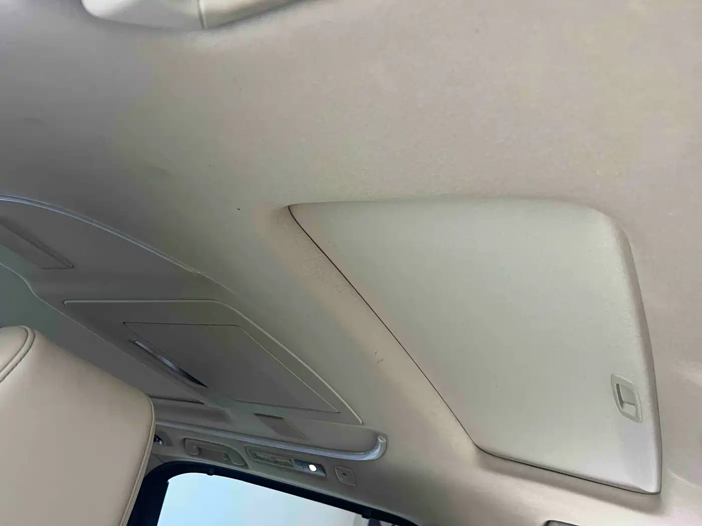 Toyota Alphard 2021 Hybrid 2.5L Luxury фото 25