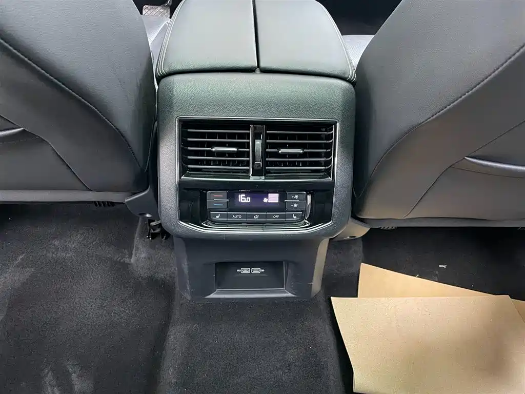 Volkswagen Teramont 2020 380TSI 4WD Luxury Edition China VI фото 24