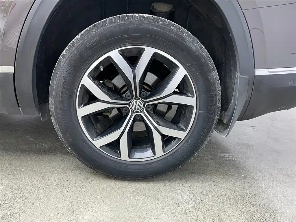 Volkswagen Teramont 2020 380TSI 4WD Luxury Edition China VI фото 5