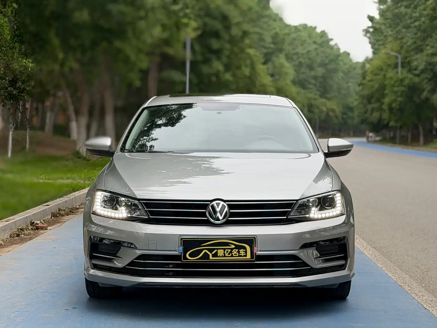 Volkswagen Sagitar 2018 280TSI DSG Spark Edition фото 2