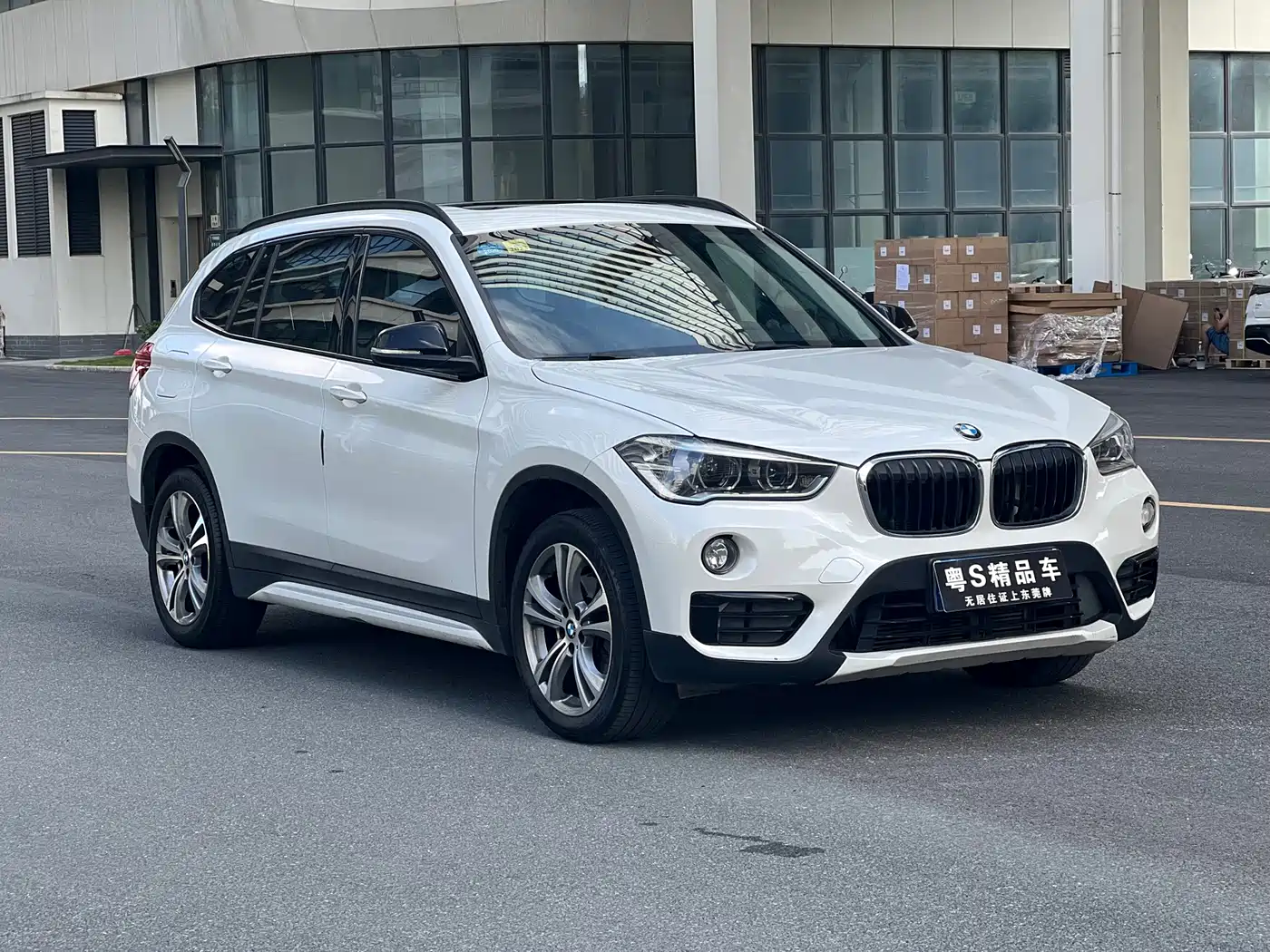 BMW X1 2019 sDrive18Li Premium Model фото 3