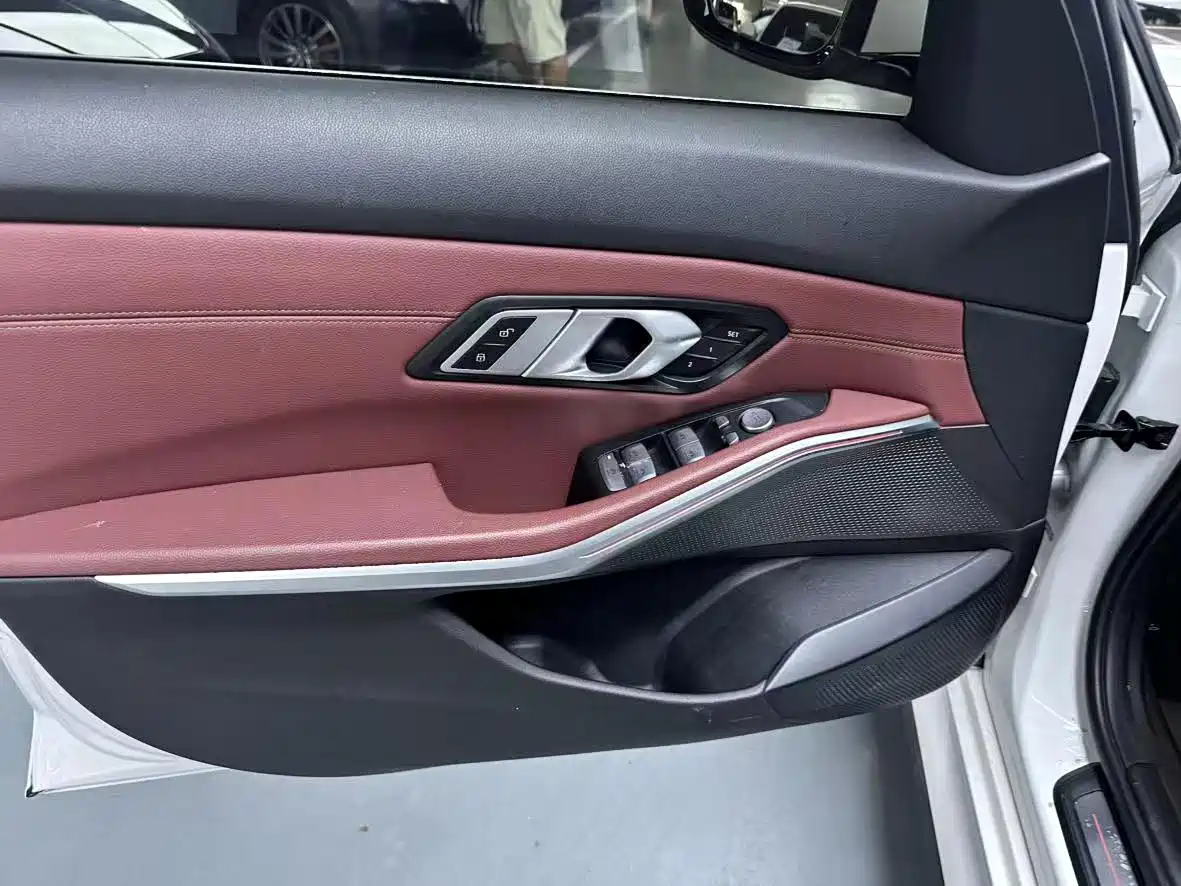 Photo 8 - BMW i3