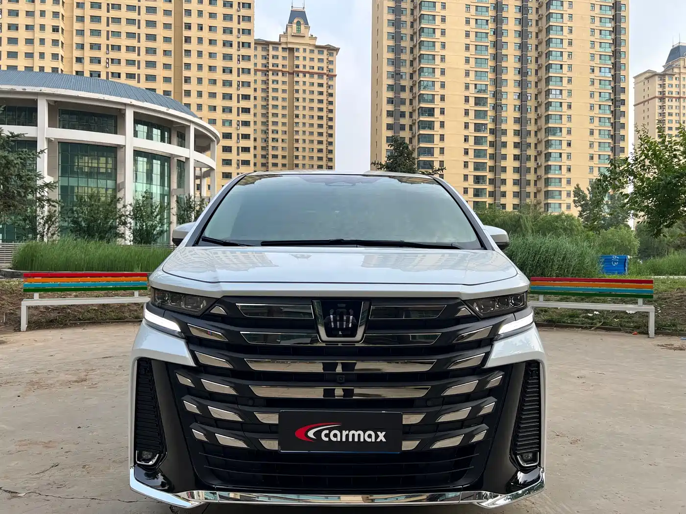 Toyota Vellfire 2025 Crown Hybrid 2.5L Ink Gold Executive Edition
