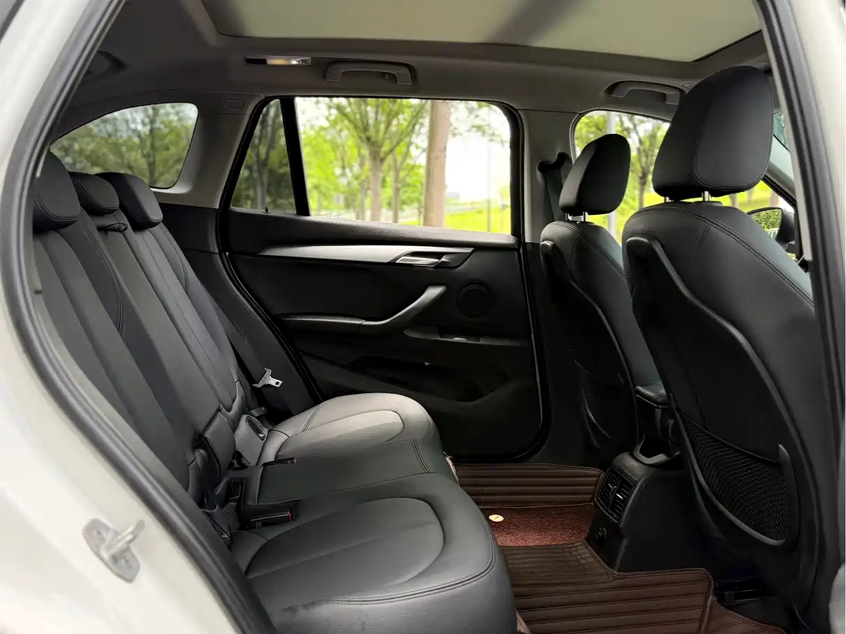 BMW X1 2018 sDrive20Li Leading Model фото 14
