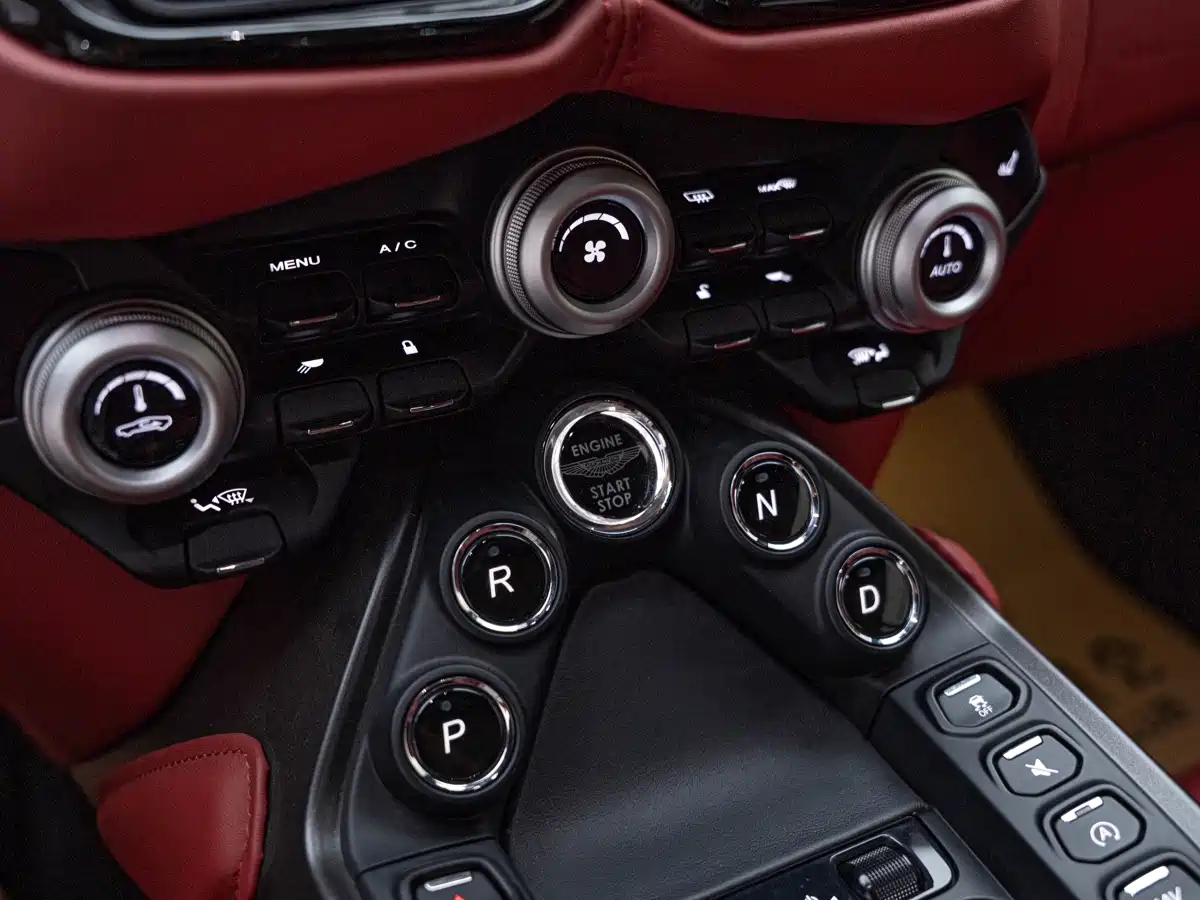 Aston Martin Vantage 2022 2022 4.0T V8 Coupe