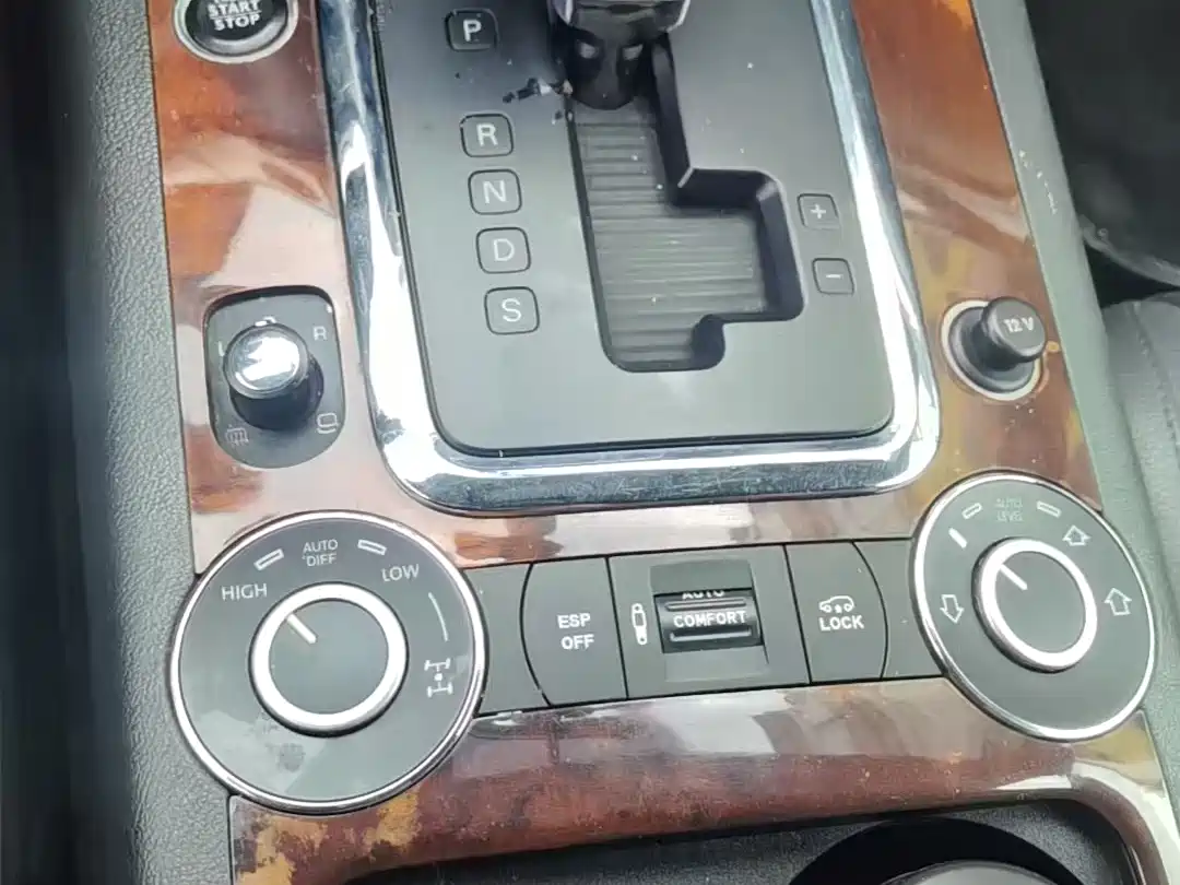 Volkswagen Touareg 2010 3.6 Limited Top Edition фото 3