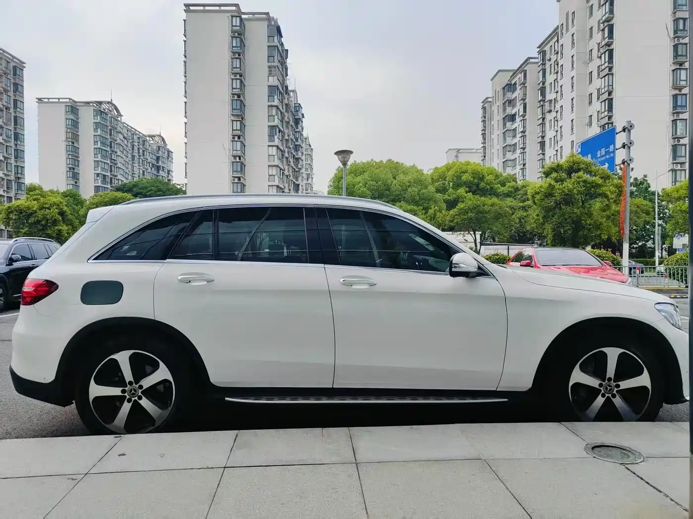 Mercedes-Benz GLC 2019 Facelift GLC 300 L 4MATIC Dynamic фото 3