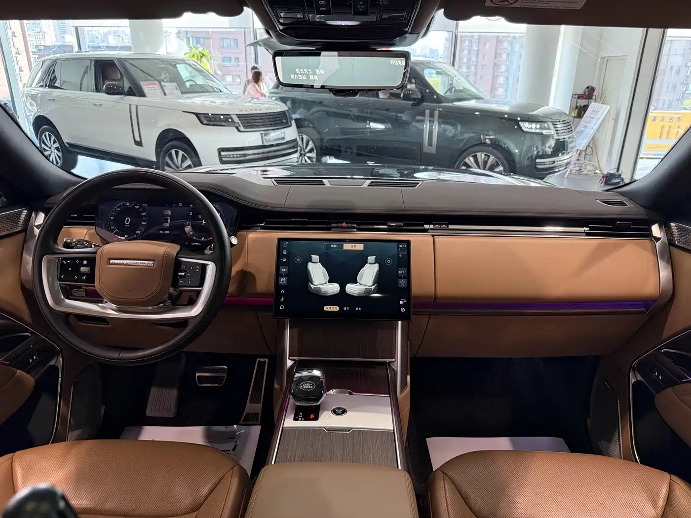 Land Rover Range Rover 2025 3.0 L6 400PS Flourishing Era Extended Wheelbase фото 6