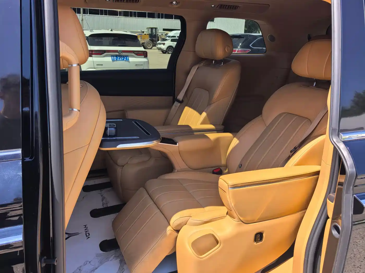 Voyah Auto Voyah Dreamer 2025 Model PHEV 4WD Premium QianKun Edition фото 6