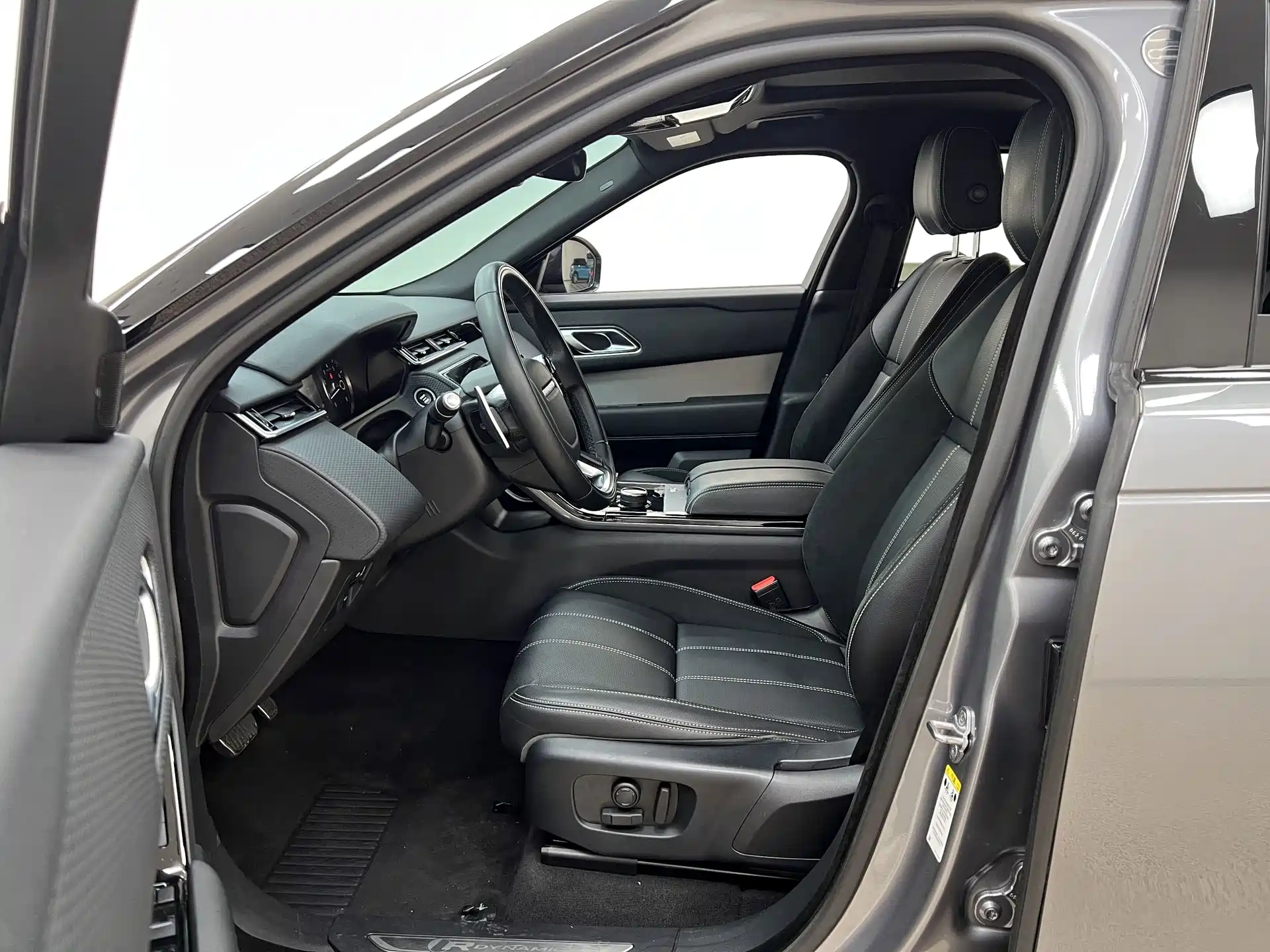 Фото 3 - Land Rover Range Rover Velar