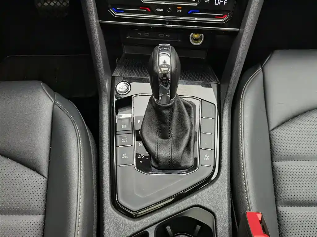 Volkswagen Tharu 2022 280TSI FWD Luxury Edition фото 13