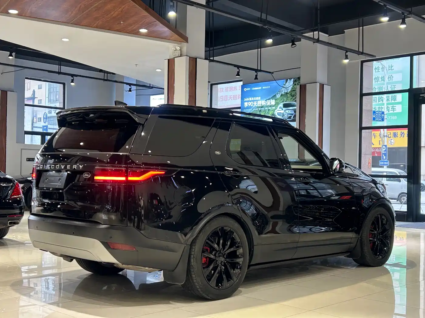 Land Rover Discovery 2024 Model 360PS S фото 26