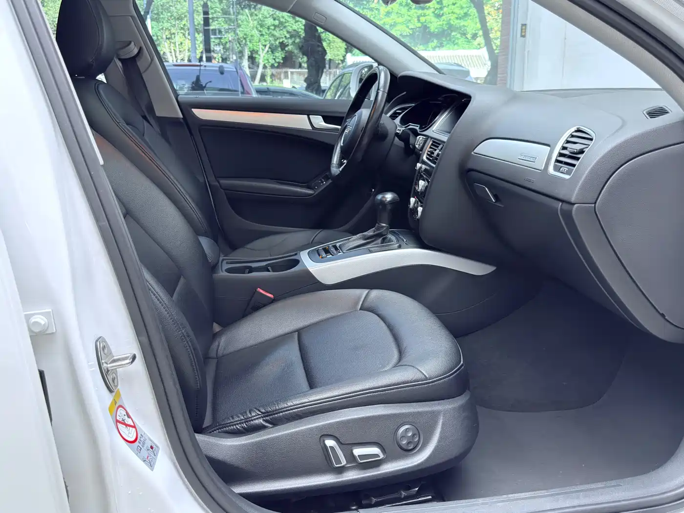 Audi A4L 2015 45 TFSI quattro Individual Sport фото 11