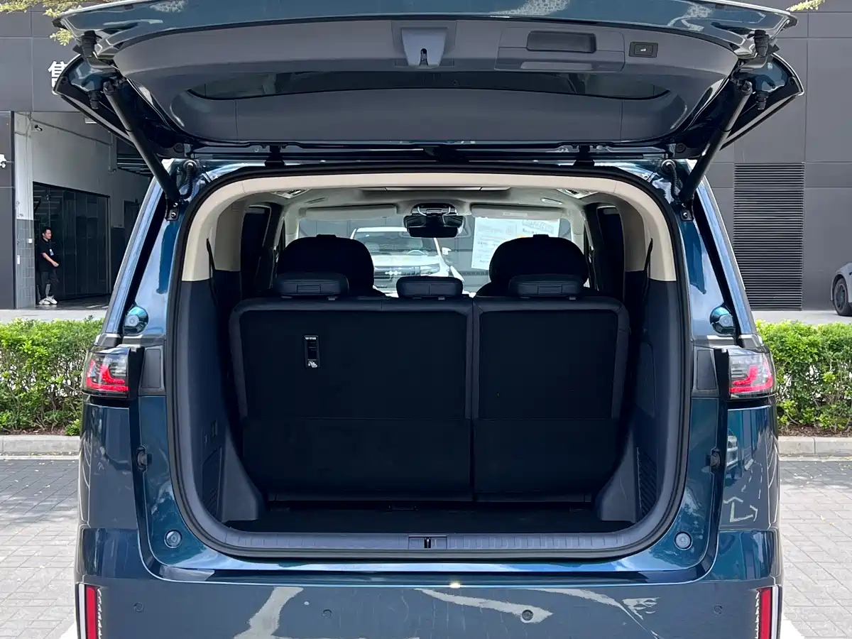 Voyah Auto Voyah Dreamer 2025 Model PHEV Basic Version фото 8