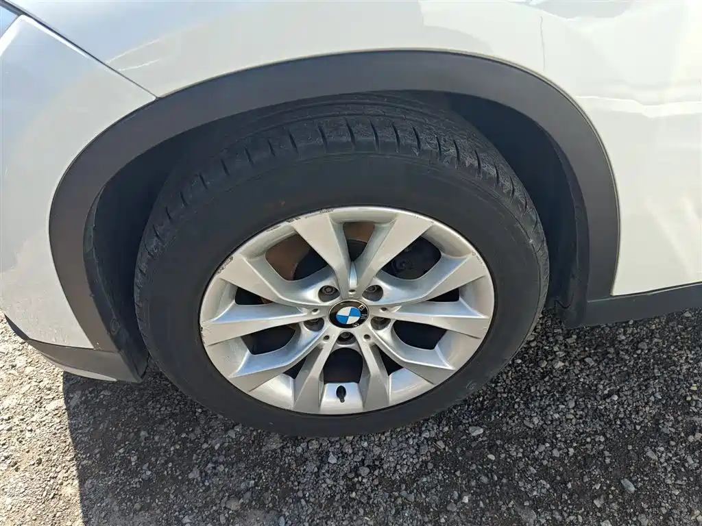 BMW X1 2014 sDrive18i Fashion Edition фото 23