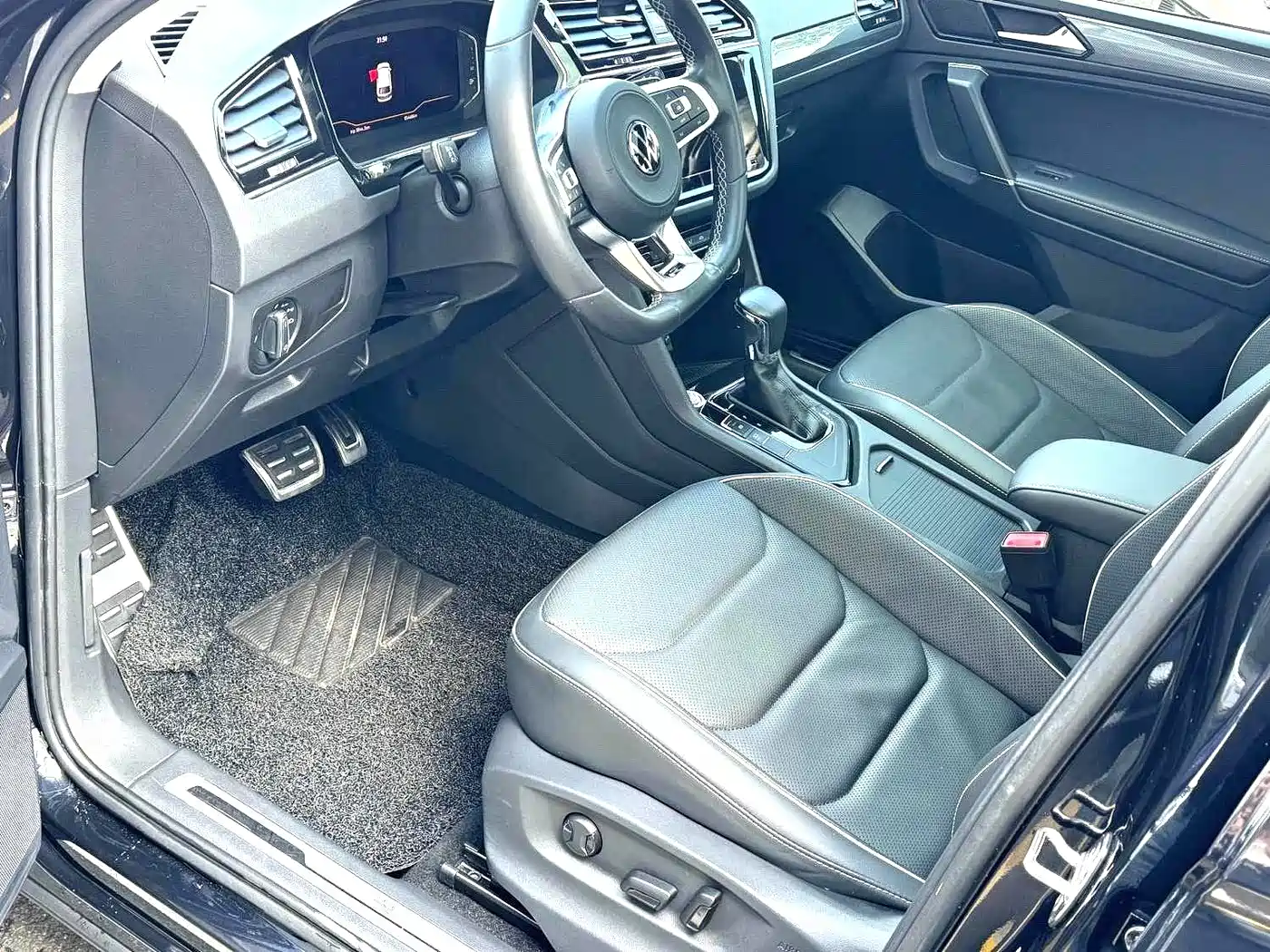 Volkswagen Tiguan L 2021 330TSI Automatic 2WD R-Line Premium фото 5
