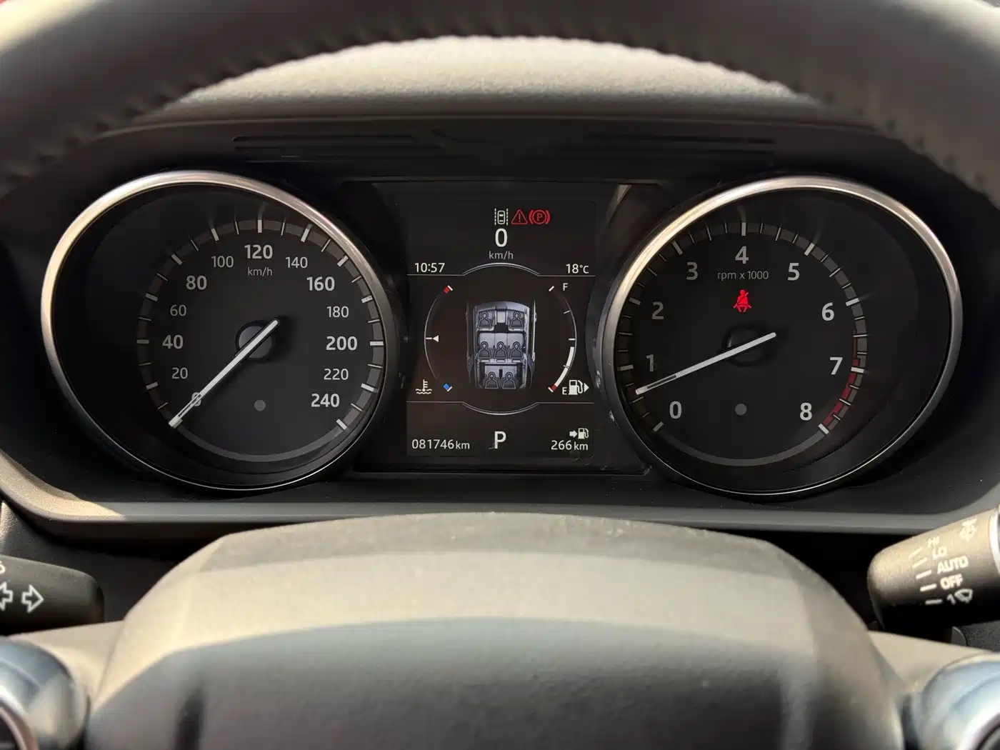 Land Rover Discovery 2017 3.0 SC V6 HSE фото 16