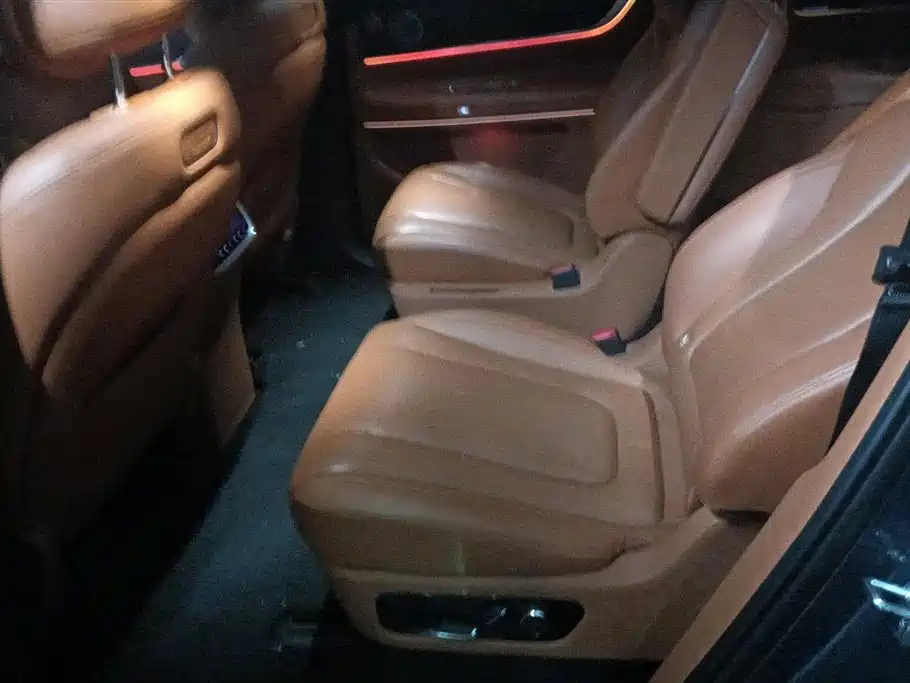 AITO Wenjie AITO M9 2024 Range Extender Max Edition 42kWh 6-seater фото 11
