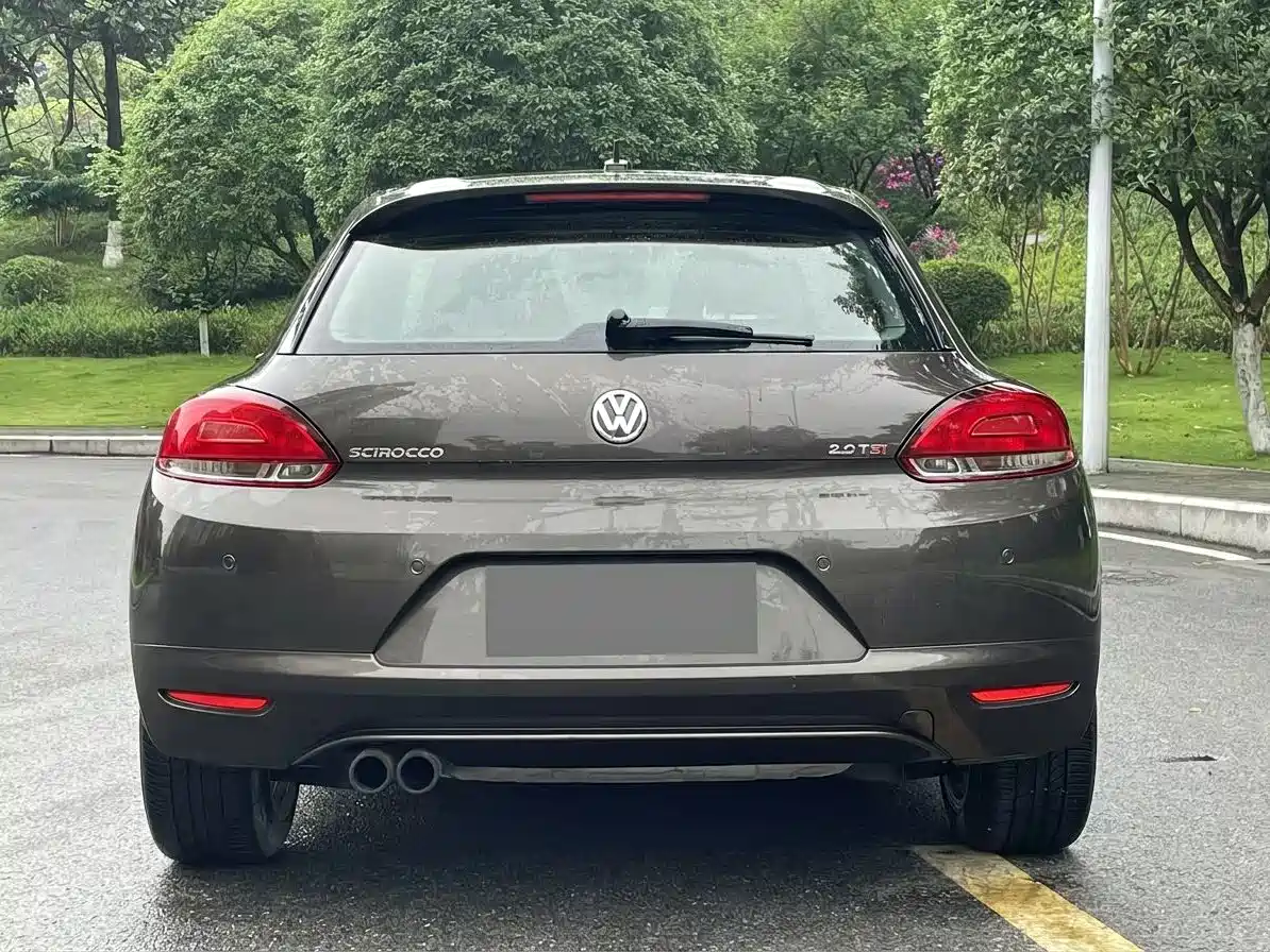 Volkswagen Scirocco 2011 2.0TSI Luxury фото 8