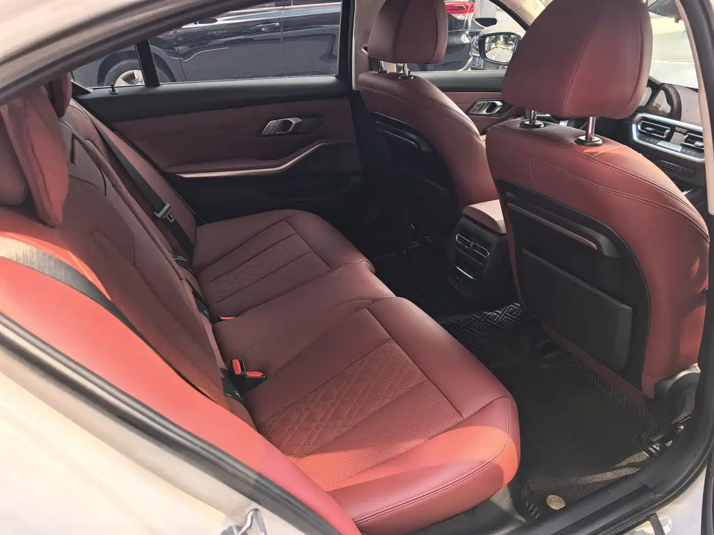 BMW 3 Series 2023 320Li M Sport Package фото 7