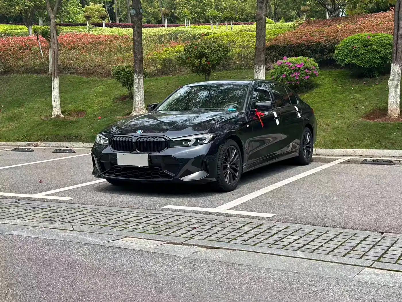 BMW 3 Series 2024 325Li M Sport Shadowline Package фото 4