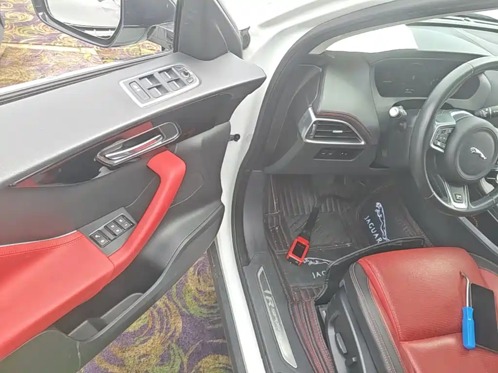 Jaguar F-PACE 2017 2016 2.0T FWD R-Sport Edition