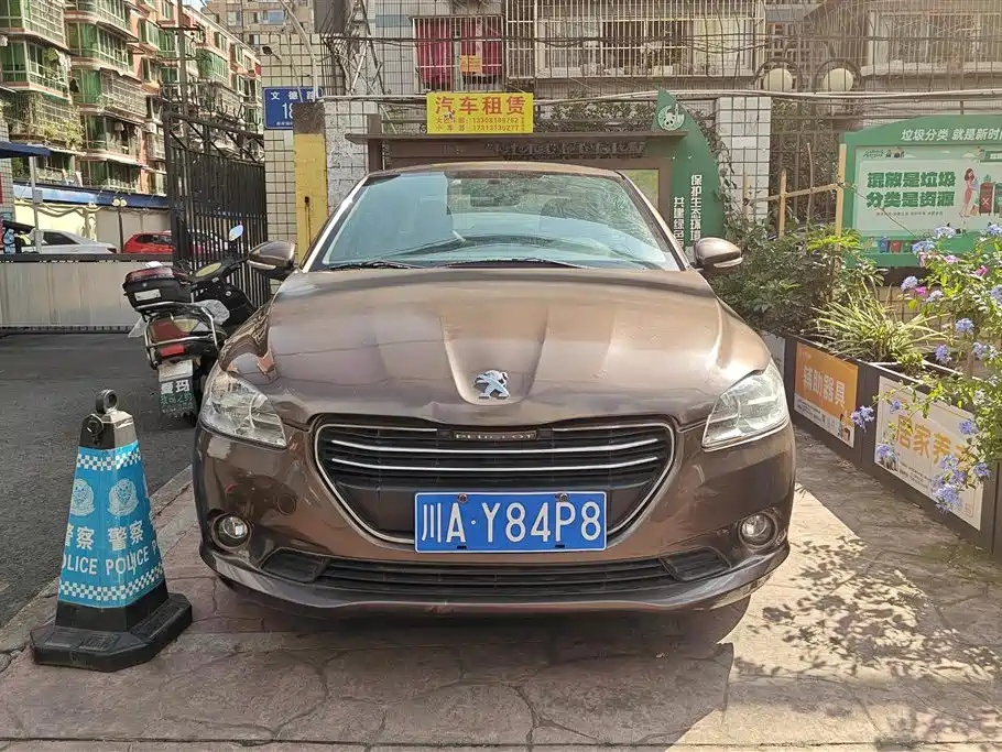 Peugeot 301 2014 1.6L Manual Comfort Edition фото 2