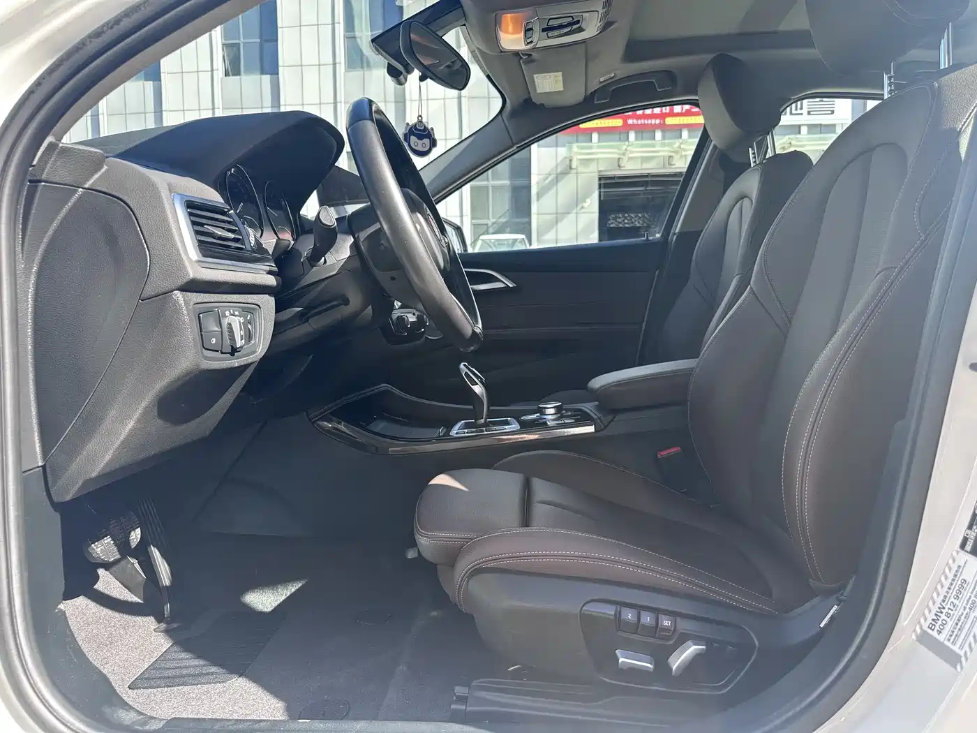BMW 1 Series 2022 120i M Sport Shadow Edition фото 4