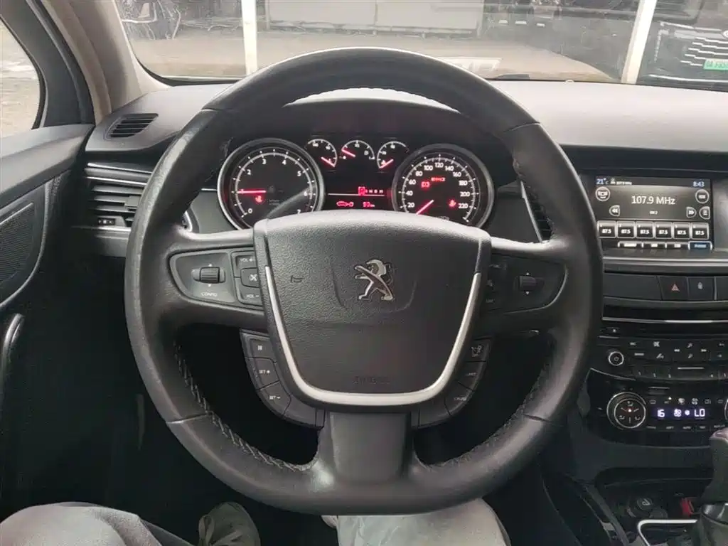 Peugeot 508 2013 2.0L 2nd Anniversary Auto Smart Edition фото 11
