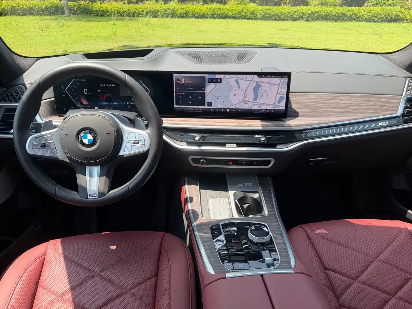 BMW X5 2025 Model xDrive 40Li M Sport Blackout Package фото 10