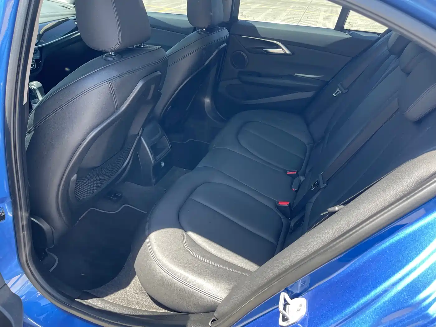 BMW 1 Series 2018 118i Sport Edition фото 5