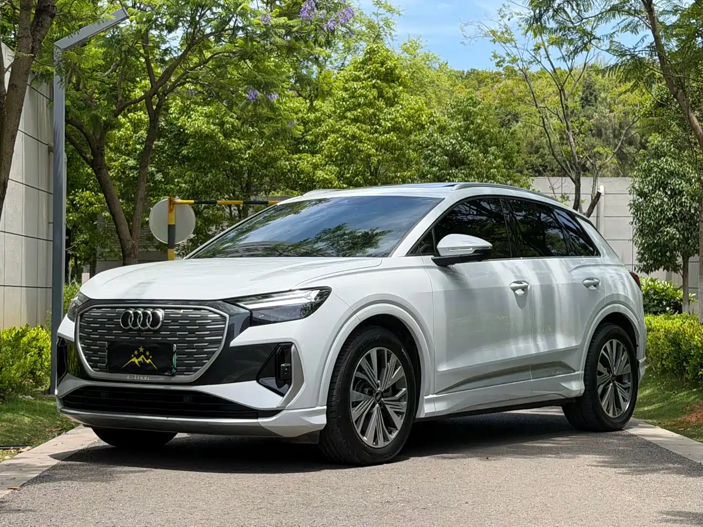 Audi Q4 e-tron 2024 40 e-tron Pioneer Edition