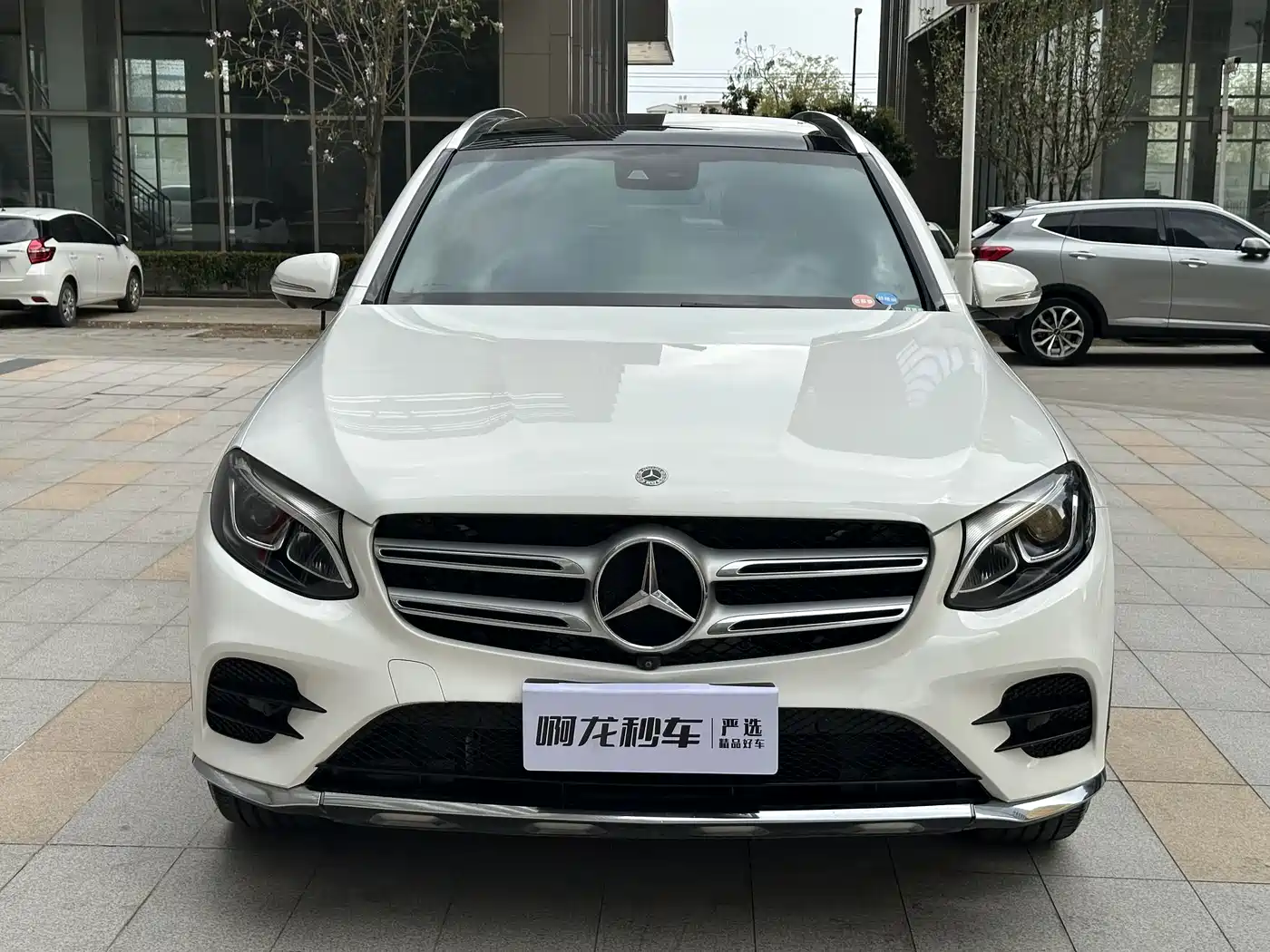 Mercedes-Benz GLC 2018 Facelift GLC 260 4MATIC Luxury фото 4