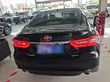 Фото 6 - Toyota Camry