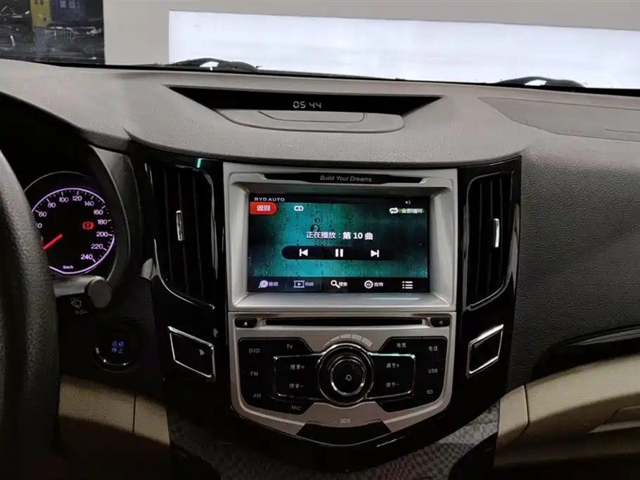BYD Surui 2012 1.5L Manual Luxury фото 13