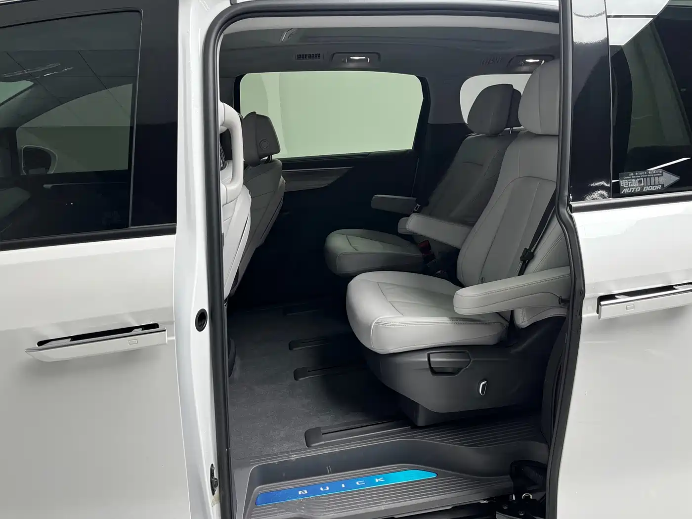 Buick GL8 2025 Model Landglory Smart Edition фото 12