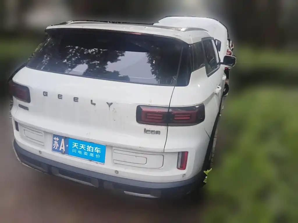 Фото 2 - Geely ICON
