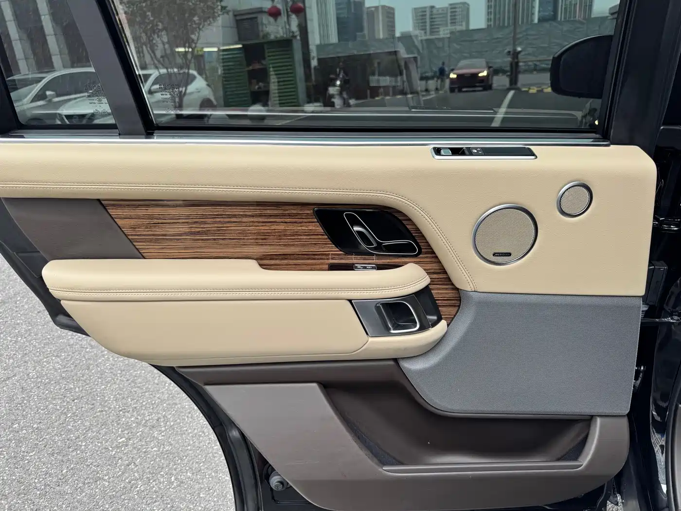 Land Rover Range Rover 2018 3.0 SC V6 Vogue Heritage Extended Edition фото 24