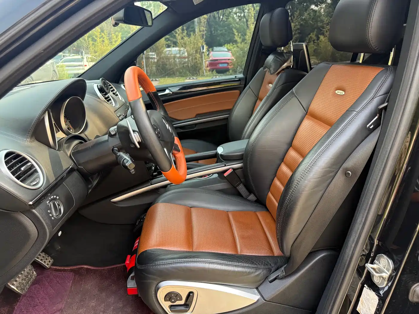 Mercedes-Benz M-Class AMG 2011 AMG ML 63 фото 10