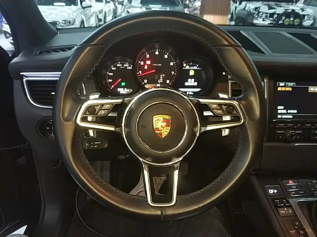 Porsche Macan 2014 Macan 2.0T фото 11