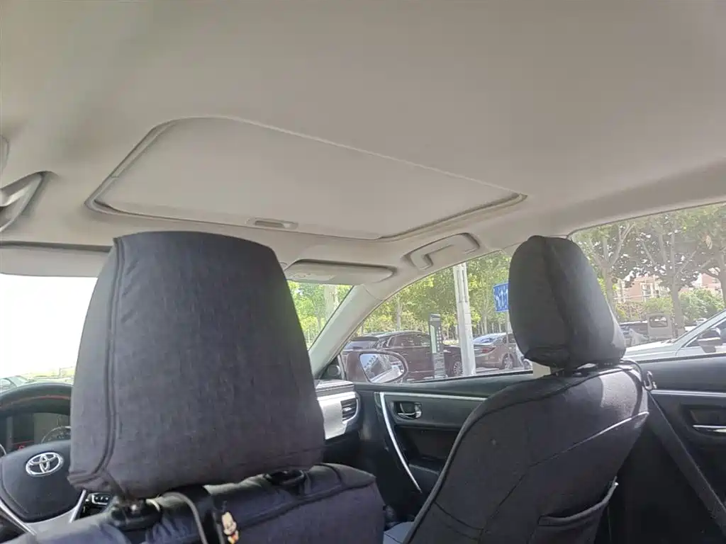 Toyota Corolla 2014 1.6L CVT GL-i фото 18
