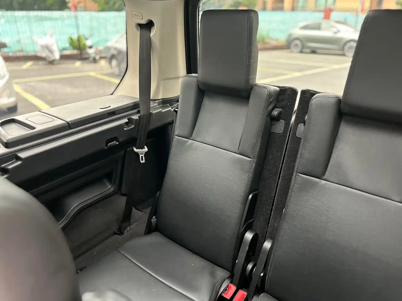 Land Rover Discovery 2009 Model 2.7 TDV6-S фото 17