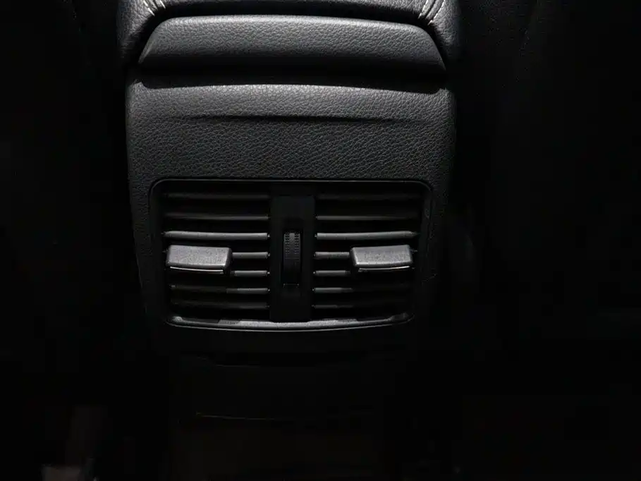 Mercedes-Benz GLA 2018 GLA 220 4MATIC Sport фото 9