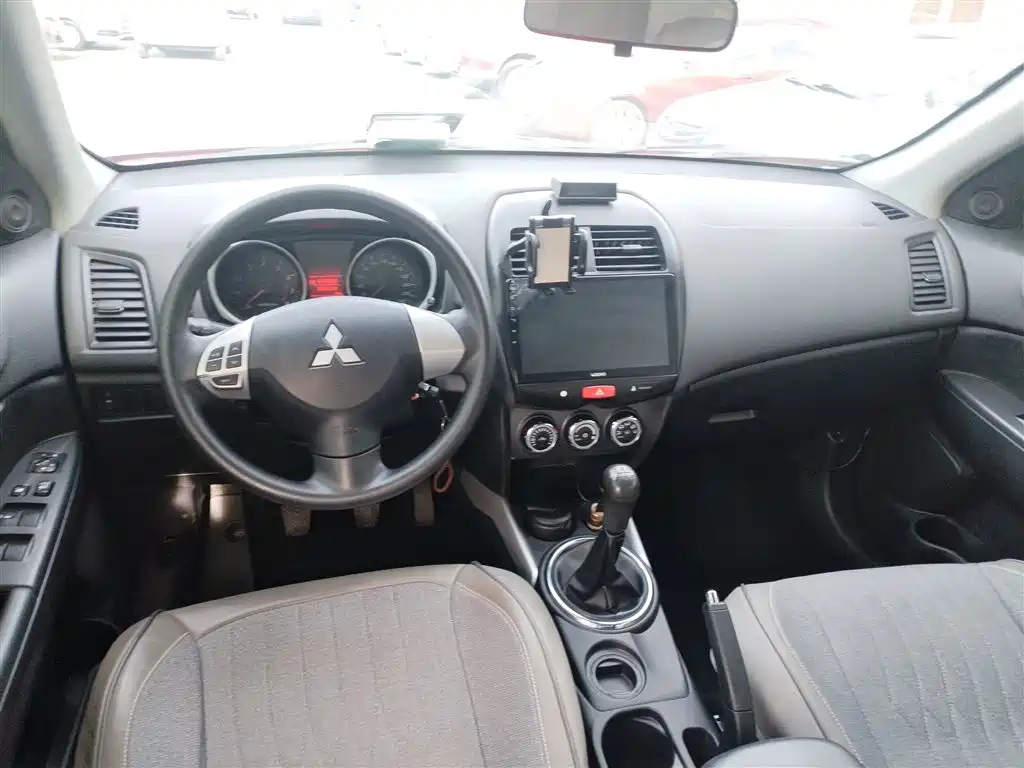 Mitsubishi ASX 2013 2.0L Manual 2WD Comfort фото 6