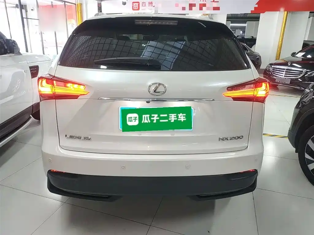 Lexus NX 2016 200 AWD F Sport фото 4