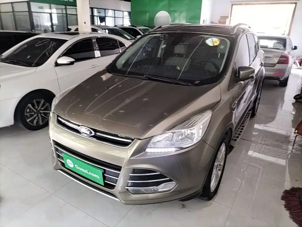 Фото 2 - Ford Kuga